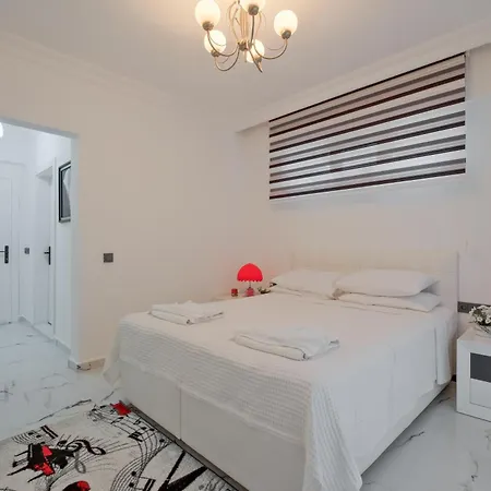Villa Xclusive